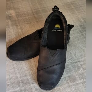 Women's Maui Island Black Slip-on Loafers Size 7